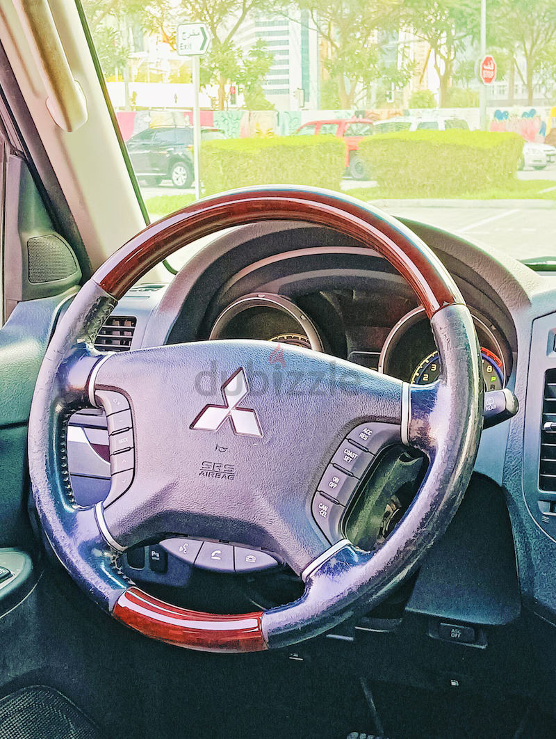 2011 MITSUBISHI PAJERO IV