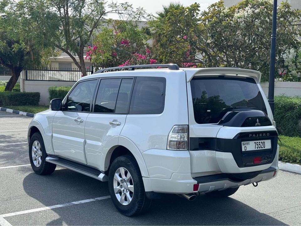 2016 Mitsubishi Pajero
