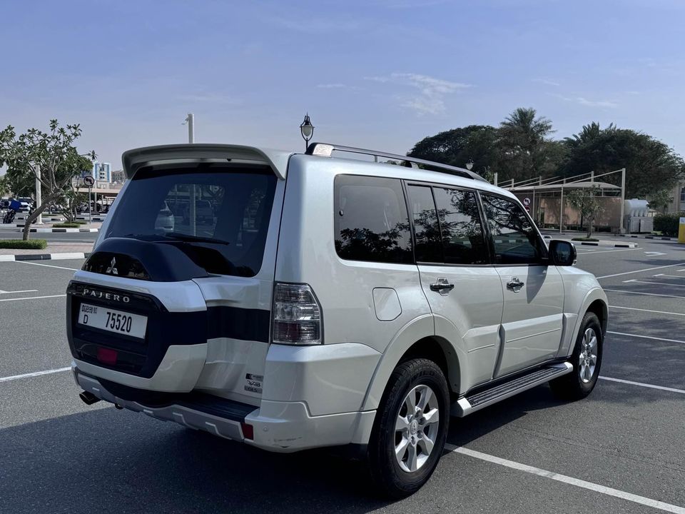 2016 Mitsubishi Pajero