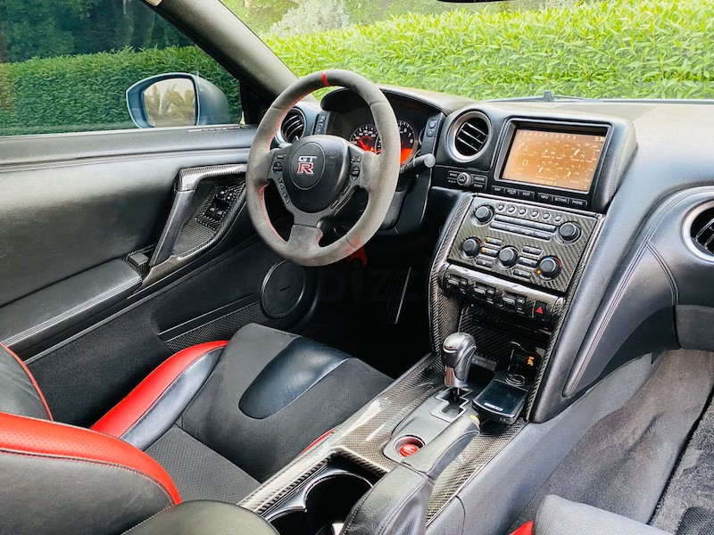 NISSAN GTR 2009