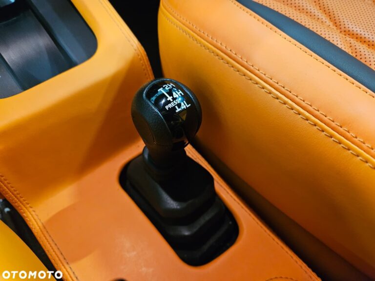 Suzuki Jimny 1