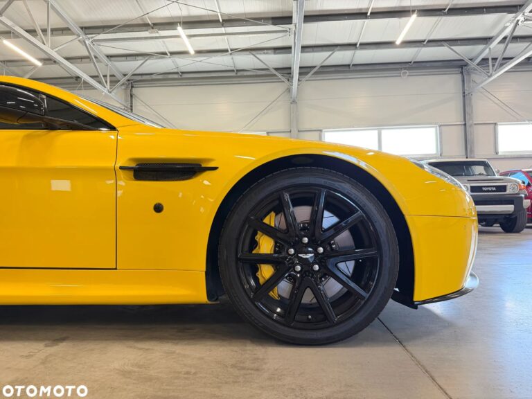 Aston Martin V8 Vantage — zdjęcie 7