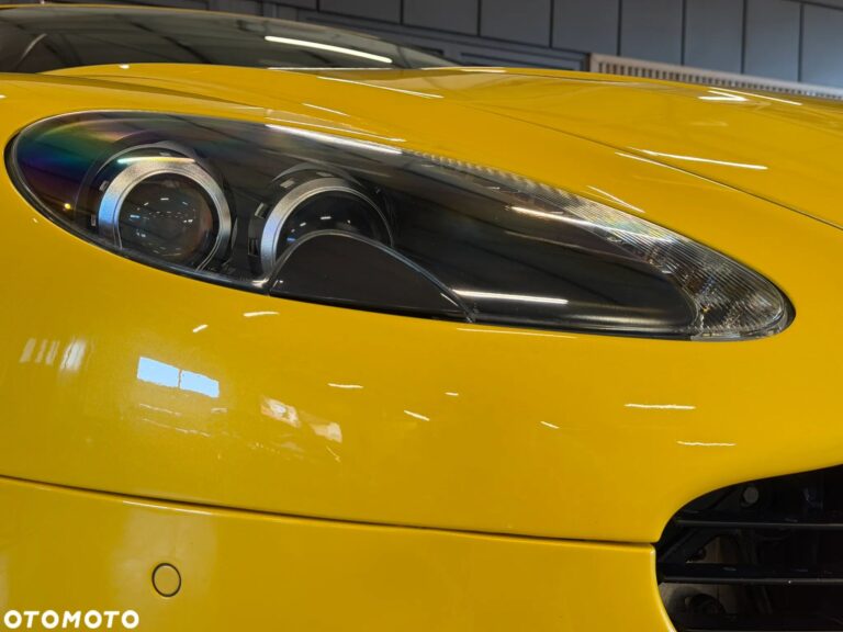 Aston Martin V8 Vantage — zdjęcie 17