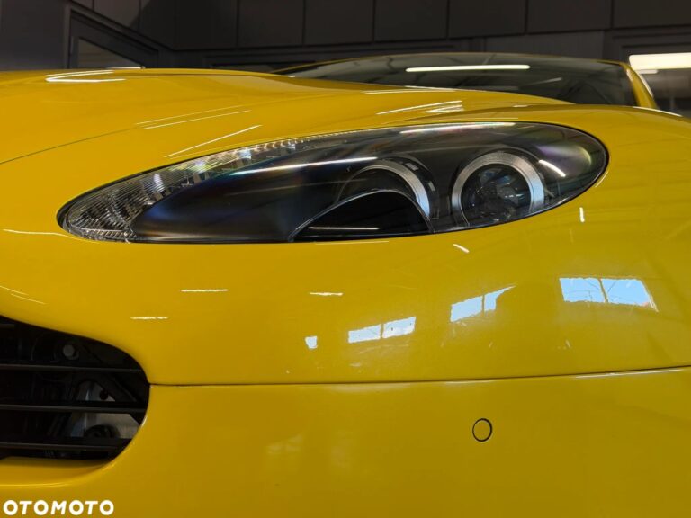 Aston Martin V8 Vantage — zdjęcie 18
