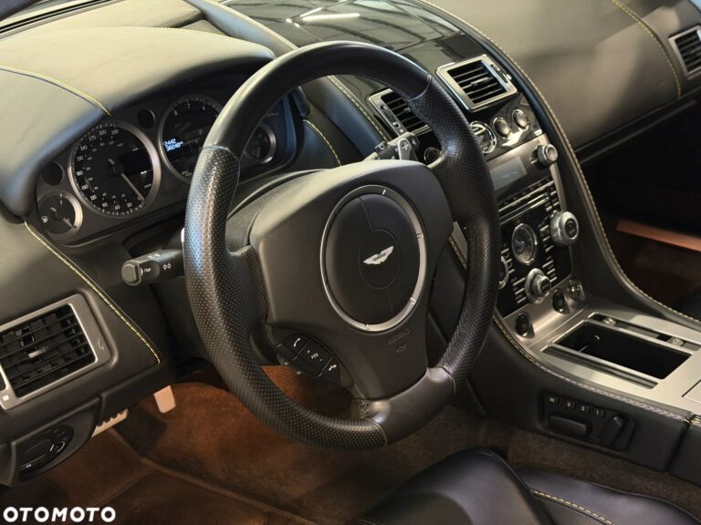 Aston Martin V8 Vantage — zdjęcie 22