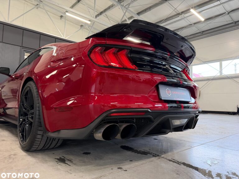 Ford Mustang — zdjęcie 11