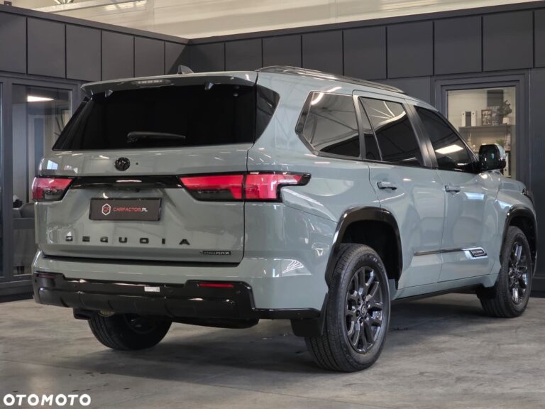 Toyota Sequoia — zdjęcie 8