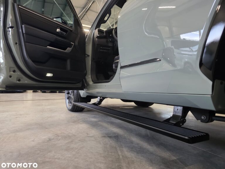 Toyota Sequoia — zdjęcie 14
