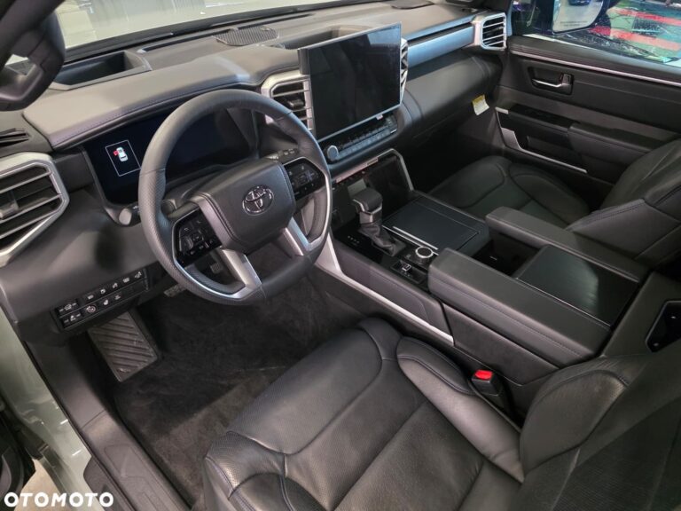 Toyota Sequoia — zdjęcie 18