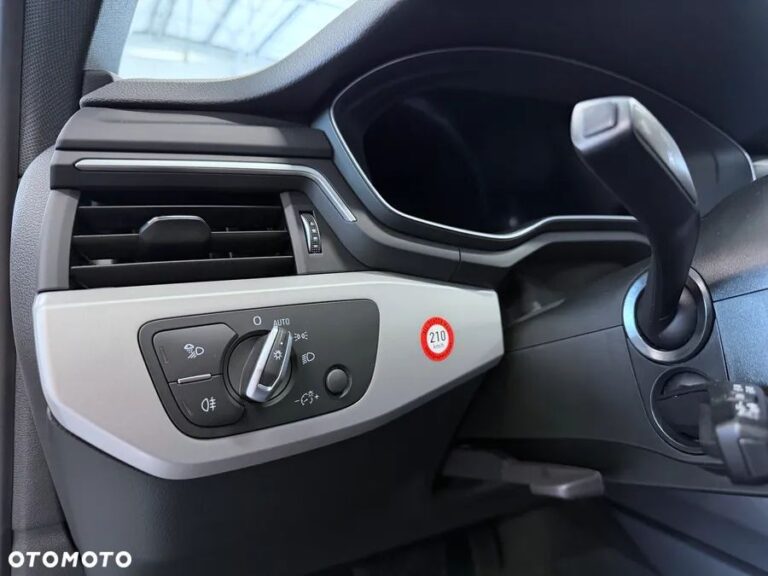 Audi A4 Avant 40 TDI quattro S tronic S line — zdjęcie 26
