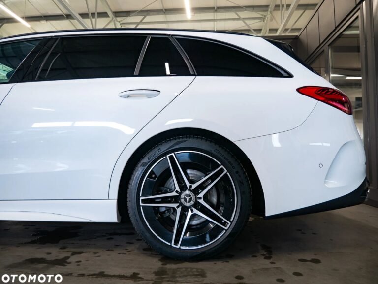 Mercedes-Benz Klasa C — zdjęcie 13